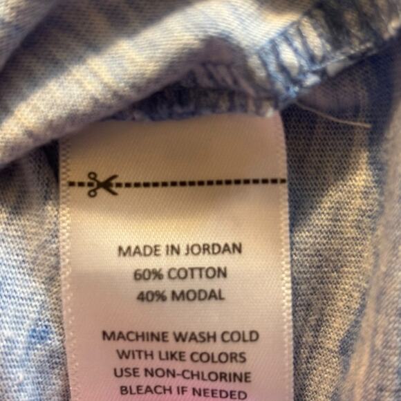 Vince Camuto NWOT Blue Stripe Women's Casual T-Shirt Size Large - Picture 6 of 6